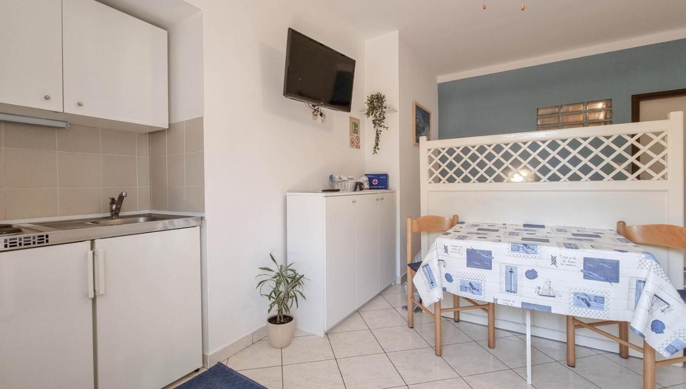 Alma One Apartment Novigrad  Ngoại thất bức ảnh